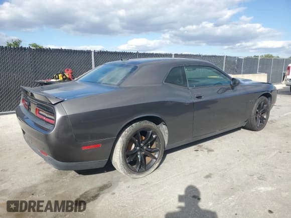 ✅ 2016 Dodge Challenger R/T Plus Shaker • VIN: 2C3CDZBT4GH119628 • Лот: 91683525. Опубликован ранее на Copart с пробегом 125 403 миль. Бесплатный доступ к архиву аукционных продаж из США и подробный отчёт об истории автомобиля на DreamBid. Изображение 3.