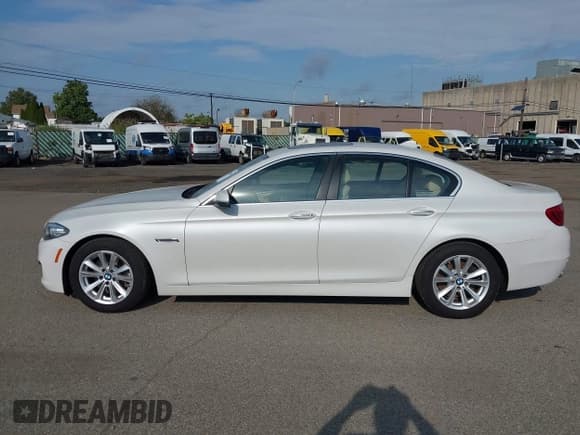 ✅ 2014 BMW 5 Series 528i xDrive • VIN: WBA5A7C57ED616617 • Лот: 43292380. Опубликован ранее на IAAI с пробегом 77 128 миль. Бесплатный доступ к архиву аукционных продаж из США и подробный отчёт об истории автомобиля на DreamBid. Изображение 14.