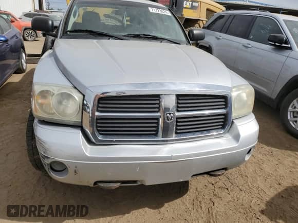 2006 Dodge Dakota SLT z VIN 1D7HW48J66S515805, wystawiony jako Copart lot #71723824 z przebiegiem 102 322 mil mil oraz Czysty tytuł • Clean title. Historia ofert i sprzedaży dostępna na DreamBid. Obrazek 5.