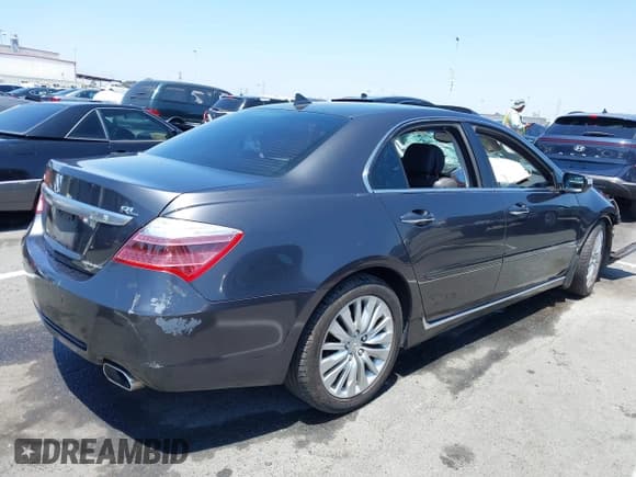 ✅ 2011 Acura RL Technology • VIN: JH4KB2F63BC000262 • Lot: 42620749. Listed on IAAI with 96,801 mi. Free auction sales archive from the USA and detailed vehicle history report at DreamBid. Image 4.