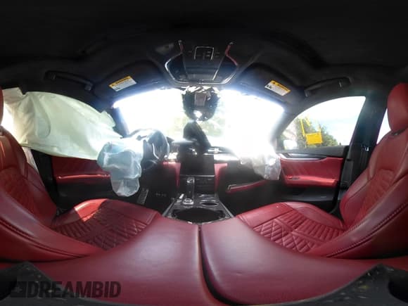 ✅ 2022 Maserati Quattroporte Modena Q4 • VIN: ZAM56YRM7N1384882 • Lot: 42707476. Wystawiony na IAAI z przebiegiem 41 375 mil. Bezpłatny archiwum sprzedaży aukcyjnych z USA i szczegółowy raport historii pojazdu na DreamBid. Zdjęcie 17.