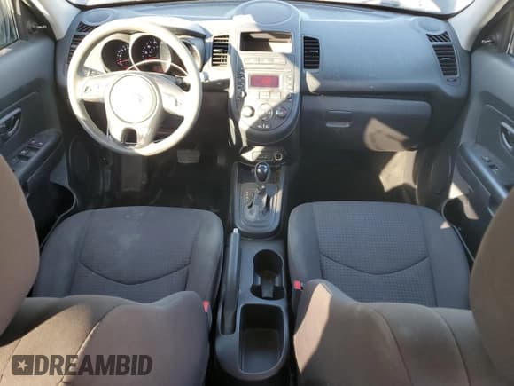 ✅ 2012 Kia Soul • VIN: KNDJT2A59C7468970 • Лот: 91579625. Опубликован ранее на Copart с пробегом 156 416 миль. Бесплатный доступ к архиву аукционных продаж из США и подробный отчёт об истории автомобиля на DreamBid. Изображение 8.