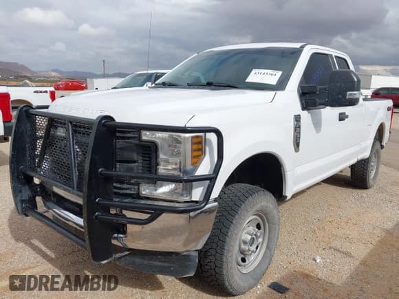 ✅ 2018 Ford F-250 XL • VIN: 1FT7X2B6XJEB92359 • Лот: 43143361. Опубликован ранее на IAAI с пробегом 175 592 миль. Бесплатный доступ к архиву аукционных продаж из США и подробный отчёт об истории автомобиля на DreamBid. Изображение 6.