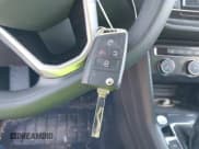 ✅ 2022 Volkswagen Tiguan S • VIN: 3VV0B7AX1NM099058 • Lot: 41771674. Wystawiony na IAAI z przebiegiem 49 789 mil. Bezpłatny archiwum sprzedaży aukcyjnych z USA i szczegółowy raport historii pojazdu na DreamBid. Zdjęcie 11.