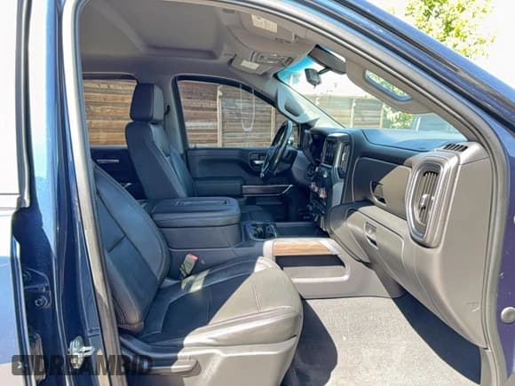 ✅ 2019 Chevrolet Silverado 1500 LT Trail Boss • VIN: 3GCPYFEDXKG194329 • Lot: 85728635. Wystawiony na Copart z przebiegiem 72 766 mil. Bezpłatny archiwum sprzedaży aukcyjnych z USA i szczegółowy raport historii pojazdu na DreamBid. Zdjęcie 5.