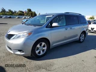 ✅ 2014 Toyota Sienna LE • VIN: 5TDKK3DC0ES417017 • Lot: 81239745. Listed on Copart with 155,123 mi. Free auction sales archive from the USA and detailed vehicle history report at DreamBid. Image 1.