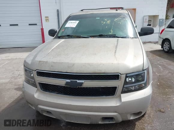 ✅ 2009 Chevrolet Suburban LS • VIN: 1GNFC16069R191034 • Lot: 41583684. Listed on IAAI with 195,900 mi. Free auction sales archive from the USA and detailed vehicle history report at DreamBid. Image 6.