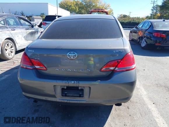 ✅ 2007 Toyota Avalon XLS • VIN: 4T1BK36B17U183565 • Лот: 43611182. Опубликован ранее на IAAI с пробегом 207 701 миль. Бесплатный доступ к архиву аукционных продаж из США и подробный отчёт об истории автомобиля на DreamBid. Изображение 16.