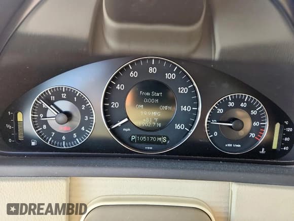 ✅ 2008 Mercedes-Benz CLK 350 • VIN: WDBTK56F38T091547 • Lot: 81066275. Listed on Copart with 105,170 mi. Free auction sales archive from the USA and detailed vehicle history report at DreamBid. Image 9.