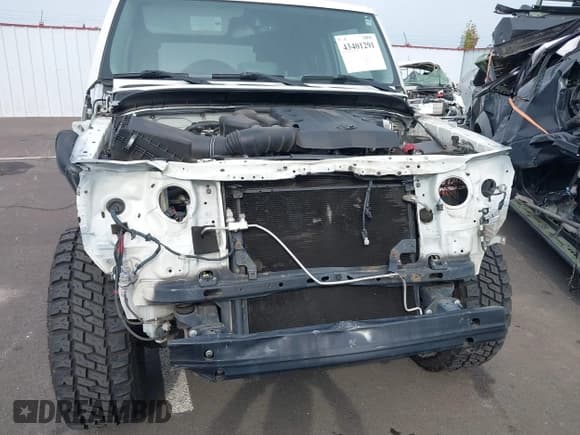 ✅ 2013 Toyota FJ Cruiser • VIN: JTEBU4BF9DK171101 • Lot: 43401291. Listed on IAAI with 113,495 mi. Free auction sales archive from the USA and detailed vehicle history report at DreamBid. Image 6.