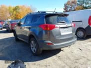 ✅ 2015 Toyota RAV4 XLE • VIN: JTMRFREV6FD138738 • Lot: 43493160. Wystawiony na IAAI z przebiegiem Nie podano. Bezpłatny archiwum sprzedaży aukcyjnych z USA i szczegółowy raport historii pojazdu na DreamBid. Zdjęcie 3.