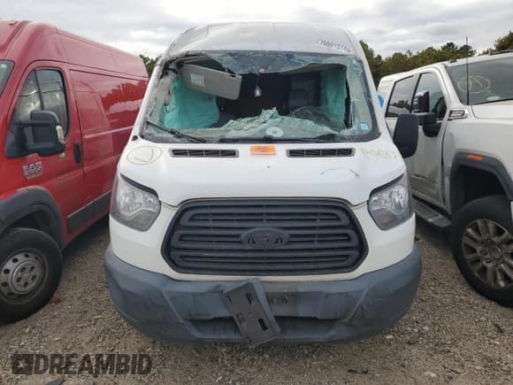 ✅ 2018 Ford Transit • VIN: 1FTYR1CM3JKA06491 • Lot: 70991374. Wystawiony na Copart z przebiegiem 192 027 mil. Bezpłatny archiwum sprzedaży aukcyjnych z USA i szczegółowy raport historii pojazdu na DreamBid. Zdjęcie 5.