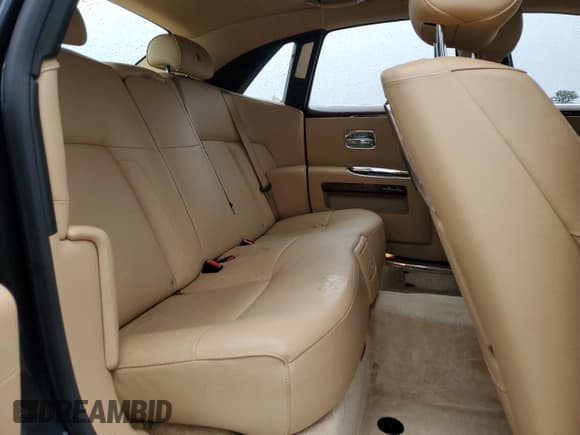 ✅ 2013 Rolls-Royce Ghost • VIN: SCA664S53DUX51866 • Lot: 42386525. Wystawiony na Copart z przebiegiem 91 941 mil. Bezpłatny archiwum sprzedaży aukcyjnych z USA i szczegółowy raport historii pojazdu na DreamBid. Zdjęcie 10.