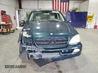 ✅ 2004 Mercedes-Benz M 350 • VIN: 4JGAB57E64A492798 • Lot: 71420194. Wystawiony na Copart z przebiegiem 236 949 mil. Bezpłatny archiwum sprzedaży aukcyjnych z USA i szczegółowy raport historii pojazdu na DreamBid. Zdjęcie 5.
