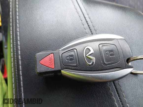 ✅ 2018 Infiniti QX30 Premium • VIN: SJKCH5CPXJA003377 • Lot: 41876556. Wystawiony na IAAI z przebiegiem 91 673 mil. Bezpłatny archiwum sprzedaży aukcyjnych z USA i szczegółowy raport historii pojazdu na DreamBid. Zdjęcie 11.