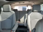 ✅ 2014 Chevrolet Traverse LT • VIN: 1GNKVHKD9EJ282141 • Lot: 87039165. Wystawiony na Copart z przebiegiem 136 028 mil. Bezpłatny archiwum sprzedaży aukcyjnych z USA i szczegółowy raport historii pojazdu na DreamBid. Zdjęcie 10.