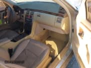 ✅ 2001 Mercedes-Benz E 320 • VIN: WDBJH65J41B225835 • Лот: 41747129. Опубликован ранее на IAAI с пробегом 193 071 миль. Бесплатный доступ к архиву аукционных продаж из США и подробный отчёт об истории автомобиля на DreamBid. Изображение 5.