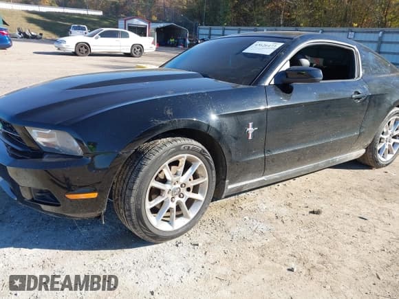 ✅ 2010 Ford Mustang V6 • VIN: 1ZVBP8AN4A5176239 • Lot: 43626473. Listed on IAAI with 138,883 mi. Free auction sales archive from the USA and detailed vehicle history report at DreamBid. Image 2.