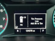 ✅ 2021 Chevrolet Traverse LT Cloth • VIN: 1GNERGKWXMJ233252 • Лот: 90199225. Опубликован ранее на Copart с пробегом 124 379 миль. Бесплатный доступ к архиву аукционных продаж из США и подробный отчёт об истории автомобиля на DreamBid. Изображение 8.