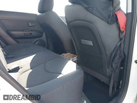 ✅ 2010 Kia Soul + • VIN: KNDJT2A23A7701874 • Лот: 43644955. Опубликован ранее на IAAI с пробегом 165 351 миль. Бесплатный доступ к архиву аукционных продаж из США и подробный отчёт об истории автомобиля на DreamBid. Изображение 8.