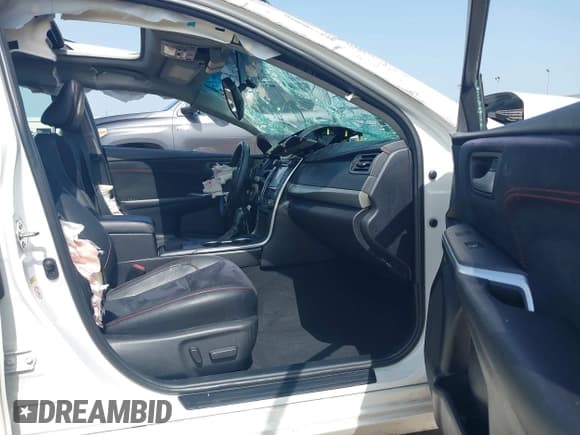 ✅ 2017 Toyota Camry XLE • VIN: 4T1BF1FK1HU658173 • Lot: 42638650. Wystawiony na IAAI z przebiegiem Nie podano. Bezpłatny archiwum sprzedaży aukcyjnych z USA i szczegółowy raport historii pojazdu na DreamBid. Zdjęcie 5.