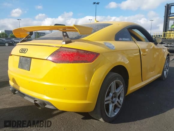 ✅ 2017 Audi TT • VIN: TRUC5AFV1H1021152 • Лот: 43328672. Опубликован ранее на IAAI с пробегом 161 050 миль. Бесплатный доступ к архиву аукционных продаж из США и подробный отчёт об истории автомобиля на DreamBid. Изображение 4.