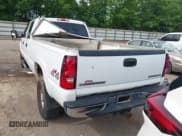 ✅ 2005 Chevrolet Silverado 2500HD LS • VIN: 1GCHK23285F930402 • Lot: 42322628. Wystawiony na IAAI z przebiegiem 218 392 mil. Bezpłatny archiwum sprzedaży aukcyjnych z USA i szczegółowy raport historii pojazdu na DreamBid. Zdjęcie 16.