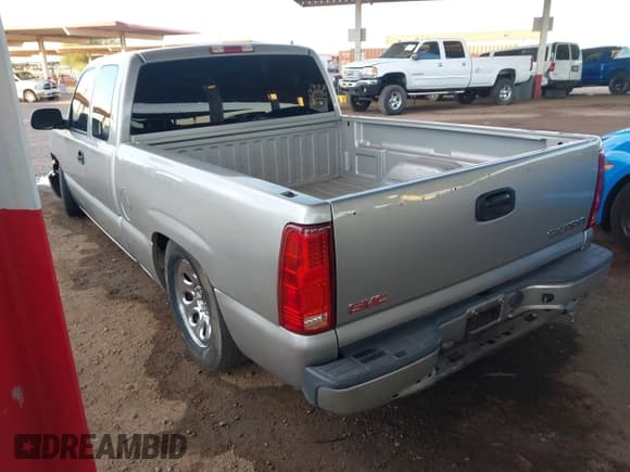 ✅ 2004 GMC Sierra 1500 SLE • VIN: 2GTEC19T541203430 • Lot: 43788254. Listed on IAAI with 253,690 mi. Free auction sales archive from the USA and detailed vehicle history report at DreamBid. Image 3.