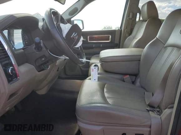 ✅ 2009 Dodge 1500 Laramie • VIN: 1D3HV13T39J502841 • Lot: 57079625. Wystawiony na Copart z przebiegiem 99 130 mil. Bezpłatny archiwum sprzedaży aukcyjnych z USA i szczegółowy raport historii pojazdu na DreamBid. Zdjęcie 7.