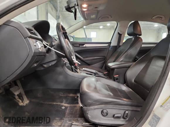 ✅ 2014 Volkswagen Passat Wolfsburg Edition • VIN: 1VWAT7A39EC056549 • Lot: 60103425. Listed on Copart with 182,426 mi. Free auction sales archive from the USA and detailed vehicle history report at DreamBid. Image 7.