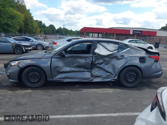 ✅ 2021 Nissan Altima S • VIN: 1N4BL4BV8MN398685 • Lot: 43259207. Listed on IAAI with 68,263 mi. Free auction sales archive from the USA and detailed vehicle history report at DreamBid. Image 13.