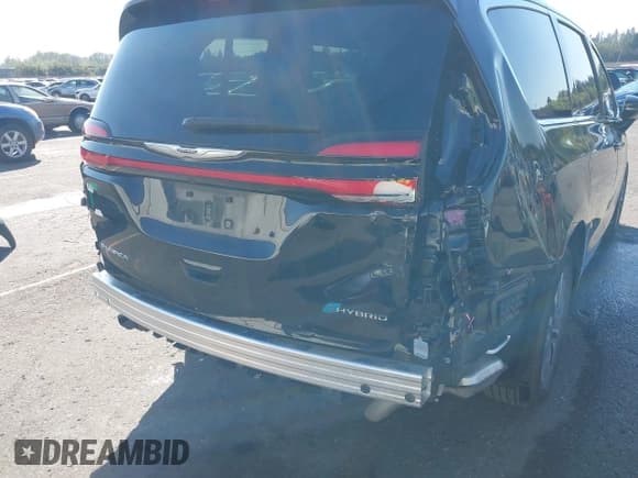 ✅ 2024 Chrysler Pacifica Hybrid Select • VIN: 2C4RC1S75RR188421 • Lot: 43270745. Listed on IAAI with 23,522 mi. Free auction sales archive from the USA and detailed vehicle history report at DreamBid. Image 19.