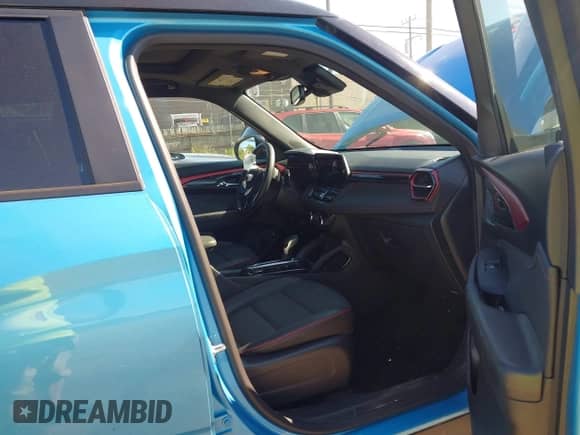 2025 Chevrolet TrailBlazer RS с VIN KL79MUSLXSB011909, выставлен на аукционе IAAI как лот 42779425 с пробегом 22 708 миль миль и . История ставок и продаж доступна на DreamBid. Изображение 5.