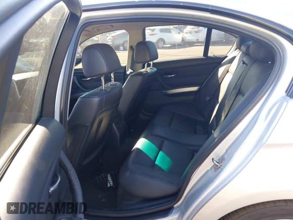 ✅ 2011 BMW 3 Series 328i • VIN: WBAPH7G54BNM56104 • Lot: 43570008. Listed on IAAI with 178,275 mi. Free auction sales archive from the USA and detailed vehicle history report at DreamBid. Image 8.