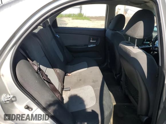 ✅ 2008 Kia Spectra EX • VIN: KNAFE121785012438 • Lot: 66352554. Wystawiony na Copart z przebiegiem 225 779 mil. Bezpłatny archiwum sprzedaży aukcyjnych z USA i szczegółowy raport historii pojazdu na DreamBid. Zdjęcie 10.