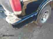 2001 Chevrolet Blazer LS с VIN 1GNCS13W51K254619, выставлен на аукционе IAAI как лот 41210740 с пробегом 227 301 миль миль и . История ставок и продаж доступна на DreamBid. Изображение 14.