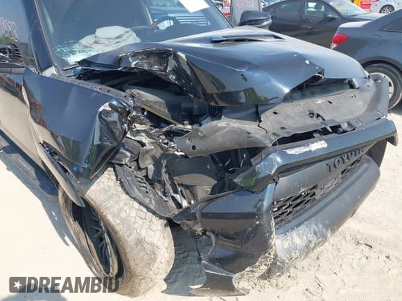 ✅ 2022 Toyota 4Runner TRD Off Road Premium • VIN: JTERU5JR9N6060896 • Lot: 42419883. Listed on IAAI with 33,612 mi. Free auction sales archive from the USA and detailed vehicle history report at DreamBid. Image 6.