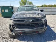 ✅ 2024 Chevrolet Silverado 1500 LT Trail Boss • VIN: 3GCUDFEL3RG393481 • Lot: 70498805. Wystawiony na Copart z przebiegiem 7 384 mil. Bezpłatny archiwum sprzedaży aukcyjnych z USA i szczegółowy raport historii pojazdu na DreamBid. Zdjęcie 5.