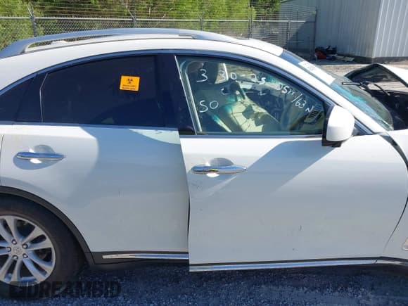 ✅ 2015 Infiniti QX70 • VIN: JN8CS1MU5FM381828 • Лот: 42013839. Опубликован ранее на IAAI с пробегом Не указан. Бесплатный доступ к архиву аукционных продаж из США и подробный отчёт об истории автомобиля на DreamBid. Изображение 12.