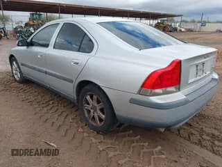 ✅ 2003 Volvo S60 2.4L • VIN: YV1RS61T032238947 • Лот: 43617816. Опубликован ранее на IAAI с пробегом Не указан. Бесплатный доступ к архиву аукционных продаж из США и подробный отчёт об истории автомобиля на DreamBid. Изображение 3.