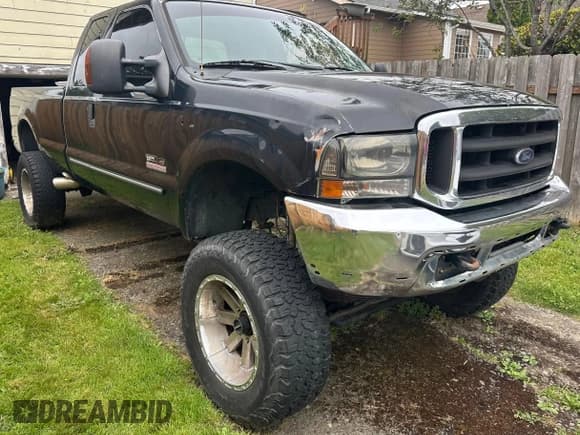 ✅ 2000 Ford F-250 XL • VIN: 1FTNX21FXYEA62309 • Lot: 66461445. Wystawiony na Copart z przebiegiem 211 062 mil. Bezpłatny archiwum sprzedaży aukcyjnych z USA i szczegółowy raport historii pojazdu na DreamBid. Zdjęcie 1.