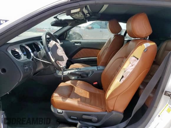 2014 Ford Mustang V6 с VIN 1ZVBP8EM8E5247885, выставлен на аукционе Copart как лот 69513425 с пробегом 92 344 миль миль и Списание • Salvage title. История ставок и продаж доступна на DreamBid. Изображение 7.