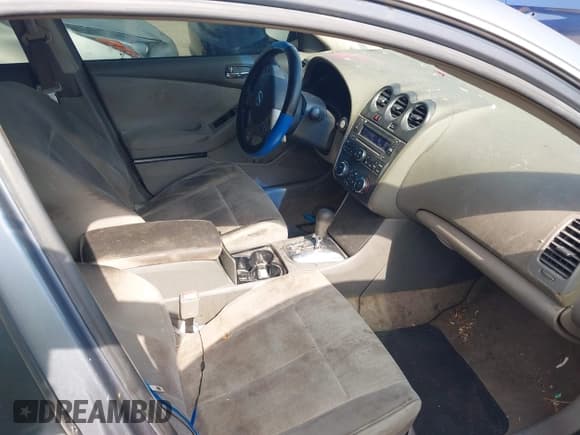 ✅ 2010 Nissan Altima SL • VIN: 1N4AL2AP1AN447868 • Lot: 43239256. Listed on IAAI with 223,410 mi. Free auction sales archive from the USA and detailed vehicle history report at DreamBid. Image 5.