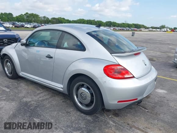 ✅ 2015 Volkswagen Beetle Fleet Edition • VIN: 3VWF17AT1FM649625 • Lot: 42352049. Listed on IAAI with Not provided. Free auction sales archive from the USA and detailed vehicle history report at DreamBid. Image 3.