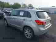 2013 Mitsubishi Outlander ES z VIN 4A4AR3AU7DE015769, wystawiony jako IAAI lot #43290230 z przebiegiem 208 555 mil mil oraz . Historia ofert i sprzedaży dostępna na DreamBid. Obrazek 3.