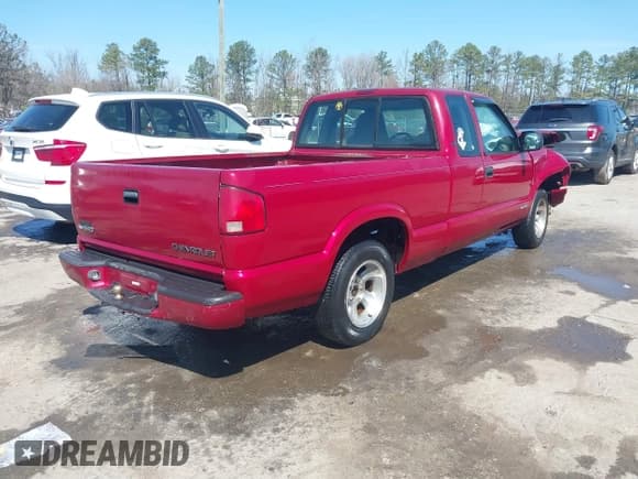 ✅ 2001 Chevrolet S-10 LS • VIN: 1GCCS19W518200654 • Лот: 41864024. Опубликован ранее на IAAI с пробегом Не указан. Бесплатный доступ к архиву аукционных продаж из США и подробный отчёт об истории автомобиля на DreamBid. Изображение 4.