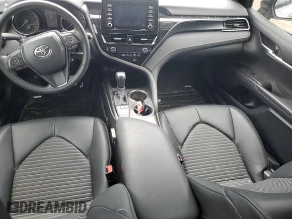 2022 Toyota Camry SE с VIN 4T1G11AK0NU038373, выставлен на аукционе Copart как лот 85390885 с пробегом 83 666 миль миль и Списание • Salvage title. История ставок и продаж доступна на DreamBid. Изображение 8.