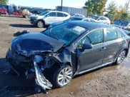 ✅ 2025 Toyota Corolla Hybrid LE • VIN: JTDBCMFE6S3080335 • Lot: 43485944. Wystawiony na IAAI z przebiegiem 19 692 mil. Bezpłatny archiwum sprzedaży aukcyjnych z USA i szczegółowy raport historii pojazdu na DreamBid. Zdjęcie 15.