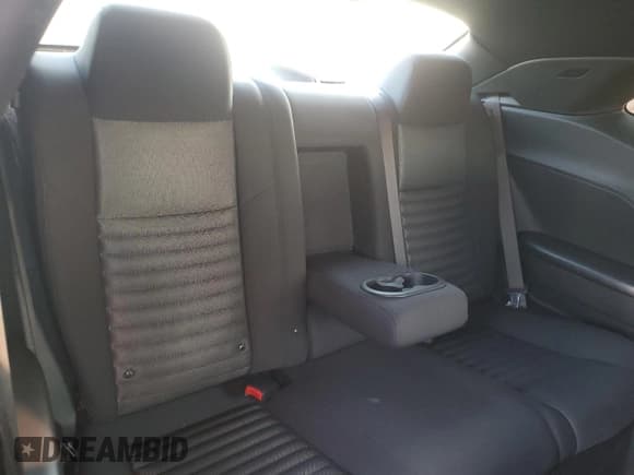 ✅ 2014 Dodge Challenger R/T 100th Anniversary Appearance • VIN: 2C3CDYBT6EH136826 • Lot: 72355944. Wystawiony na Copart z przebiegiem 98 953 mil. Bezpłatny archiwum sprzedaży aukcyjnych z USA i szczegółowy raport historii pojazdu na DreamBid. Zdjęcie 10.