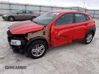 2020 Hyundai Kona SE с VIN KM8K12AA4LU519117, выставлен на аукционе Copart как лот 41963563 с пробегом 51 131 миль миль и . История ставок и продаж доступна на DreamBid. Изображение 1.